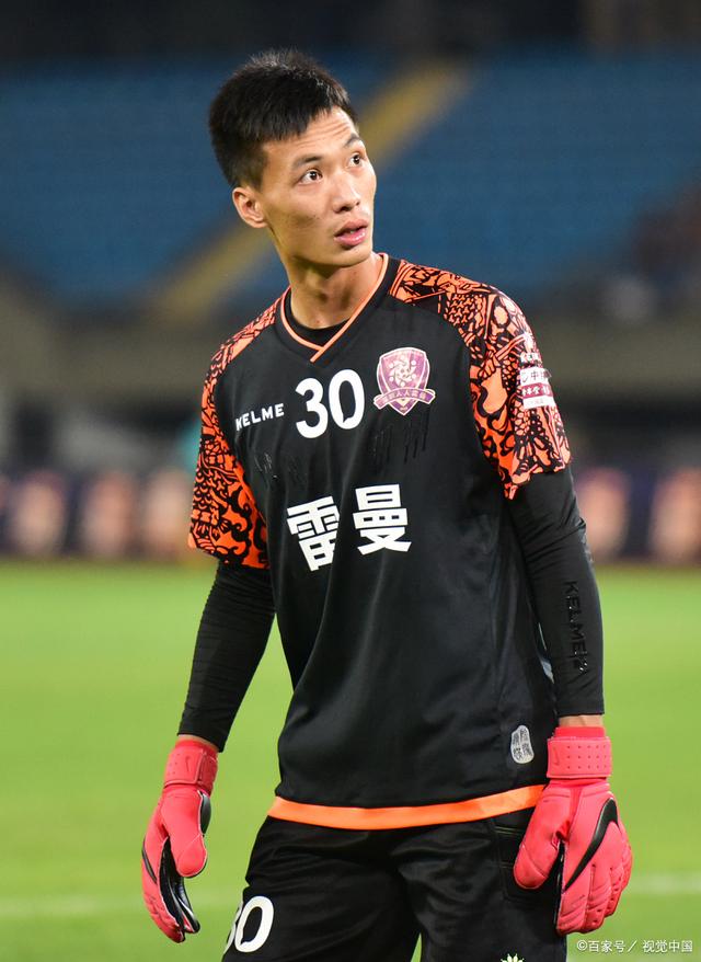 转折点！埃因霍温再遭质疑，亚冠今夜攻防权衡，球迷炸锅，纪律约束更严格(范尼埃因霍温)-米兰平台