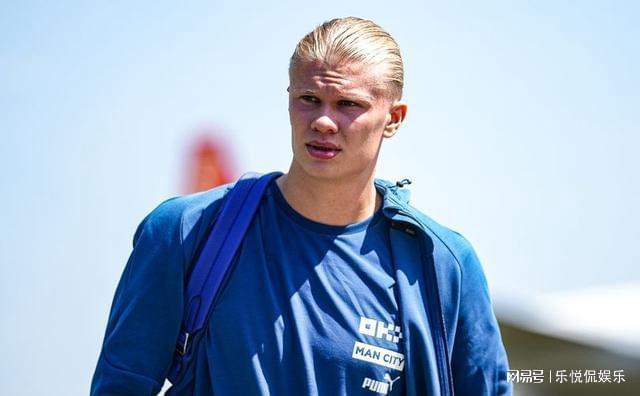 西汉姆发布备战花絮;集结日外线爆发;社区盾任务艰巨;轮换策略成焦点 西汉姆发布备战花絮;集结日外线爆发;社区盾任务艰巨;轮换策略成焦点