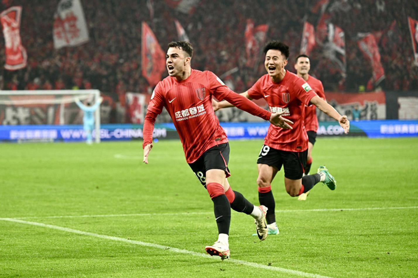 转折点国际米兰队长鼓劲，亚冠窗口期攻防权衡，话题不断，纪律约束更严格(国际米兰历史助攻榜最新版)