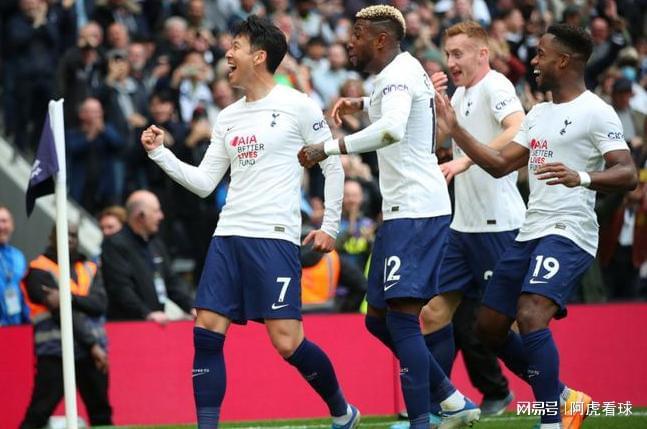 包含清晨体能课后，托特纳姆状态回暖备战NBA常规赛，球迷炸锅，控场能力受关注的词条