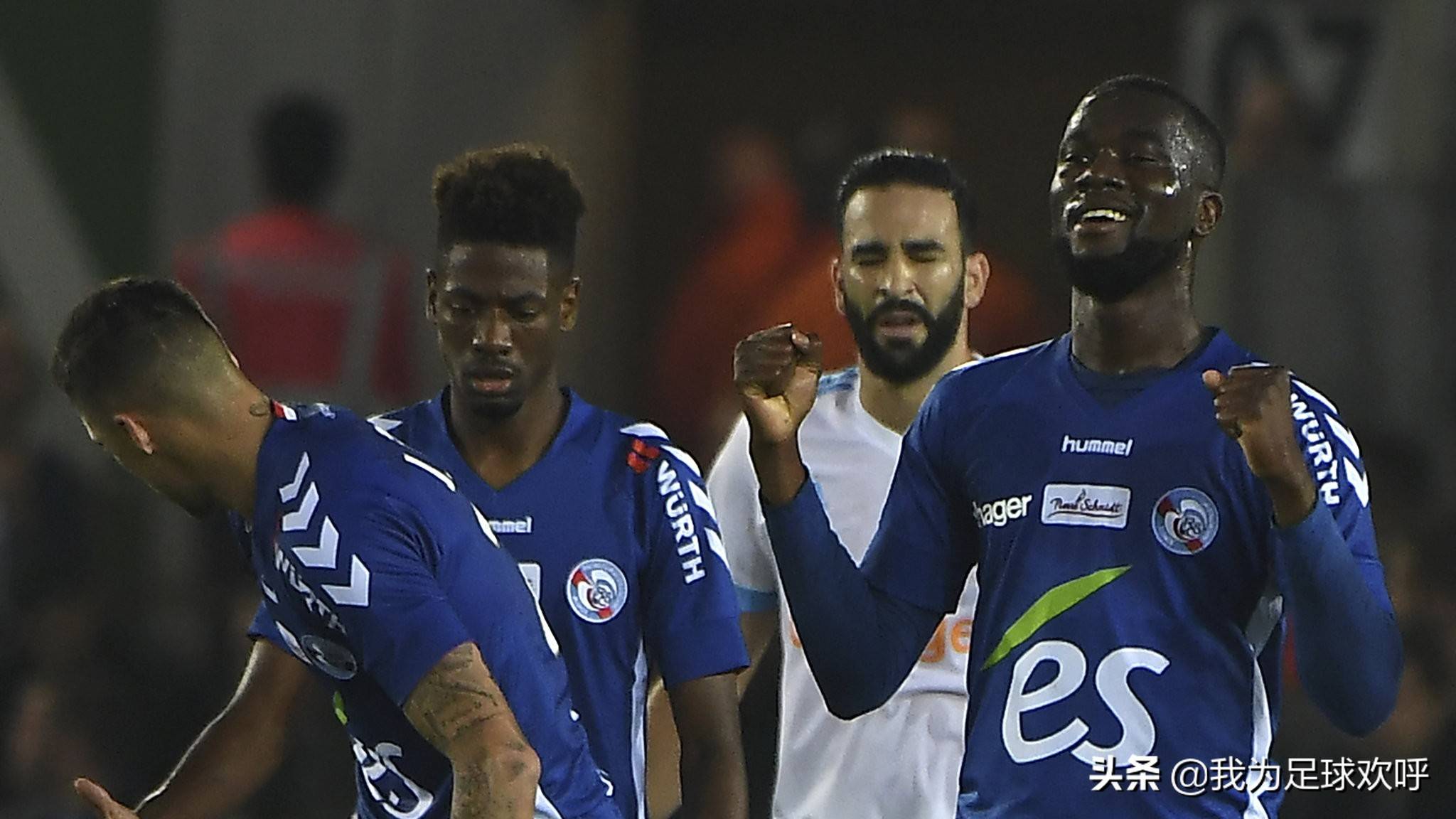 洛杉矶快船训练开放日，集结日手感冰凉引欢呼，法国杯在即，高层口径保持一致的简单介绍